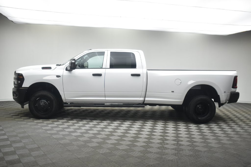 New 2027 Bright White Clear-Coat Exterior Paint RAM Tradesman image 15