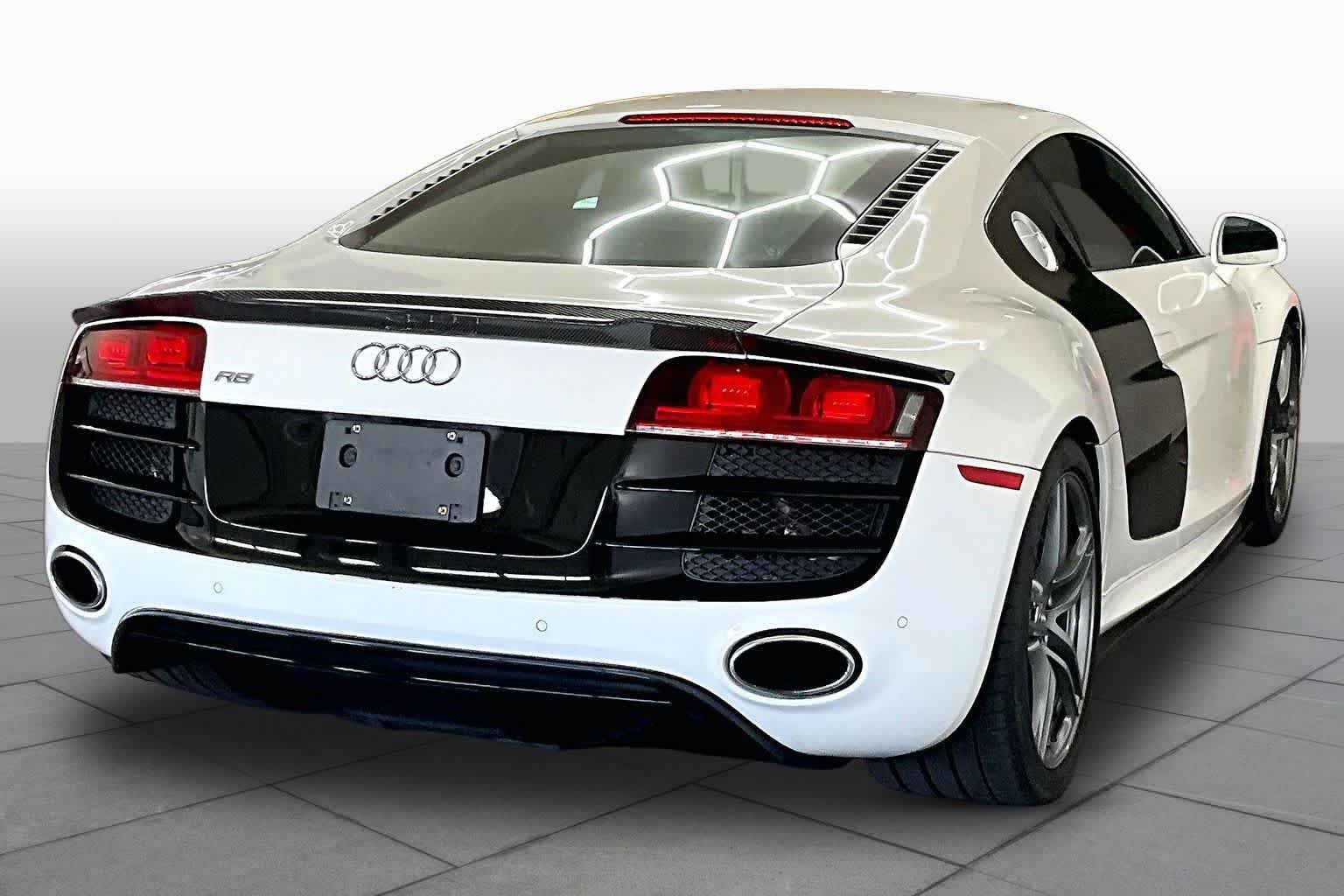 Used 2010 Ibis White With Ice Silver Sideblades Audi 5.2L image 27