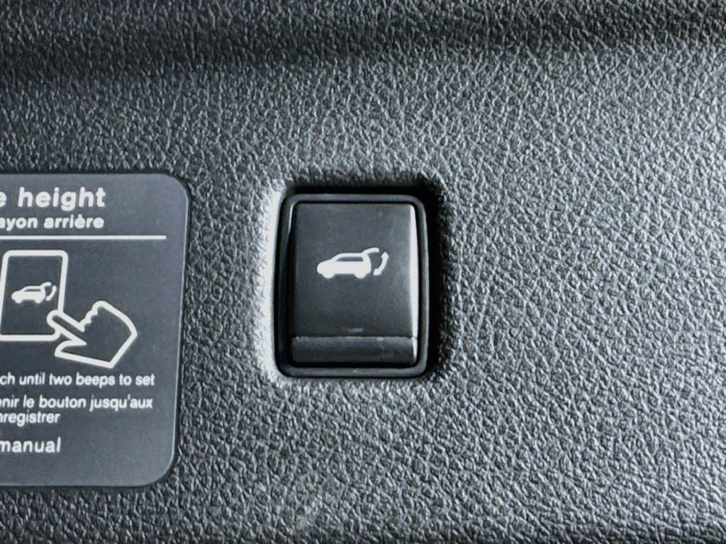 Certified Used 2020 Blue INFINITI LUXE image 33
