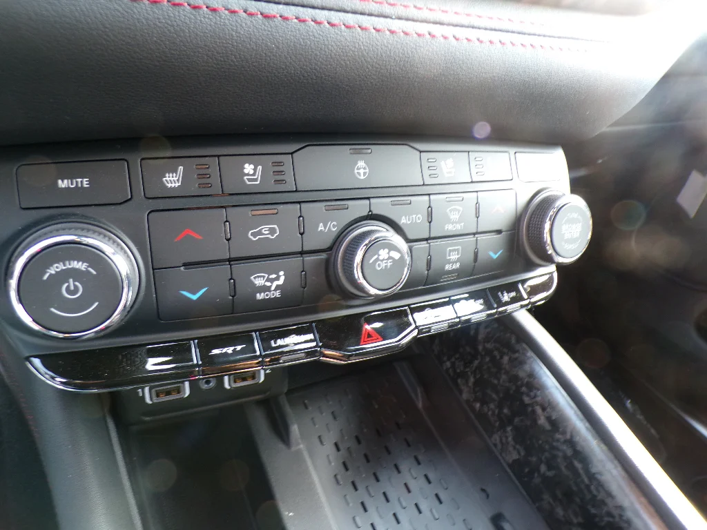 New 2026 Diamond Black Clear-Coat Exterior Paint Dodge R/T 392 Premium image 32