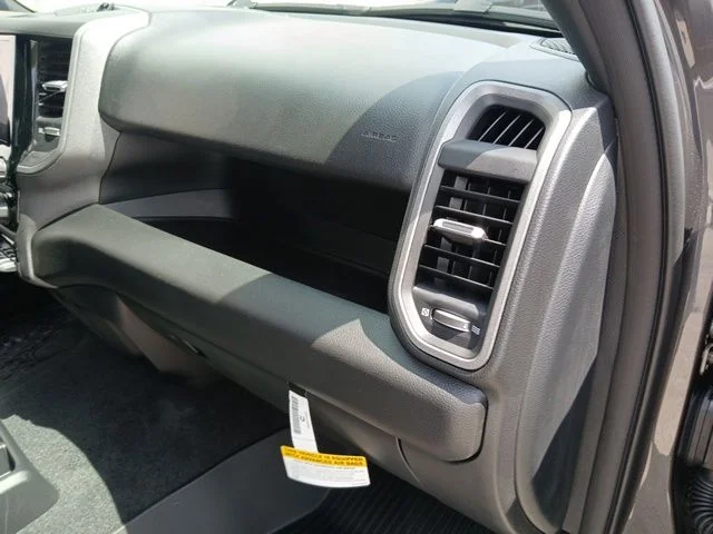 New 2026 Granite Crystal Metallic Clearcoat RAM Warlock image 25