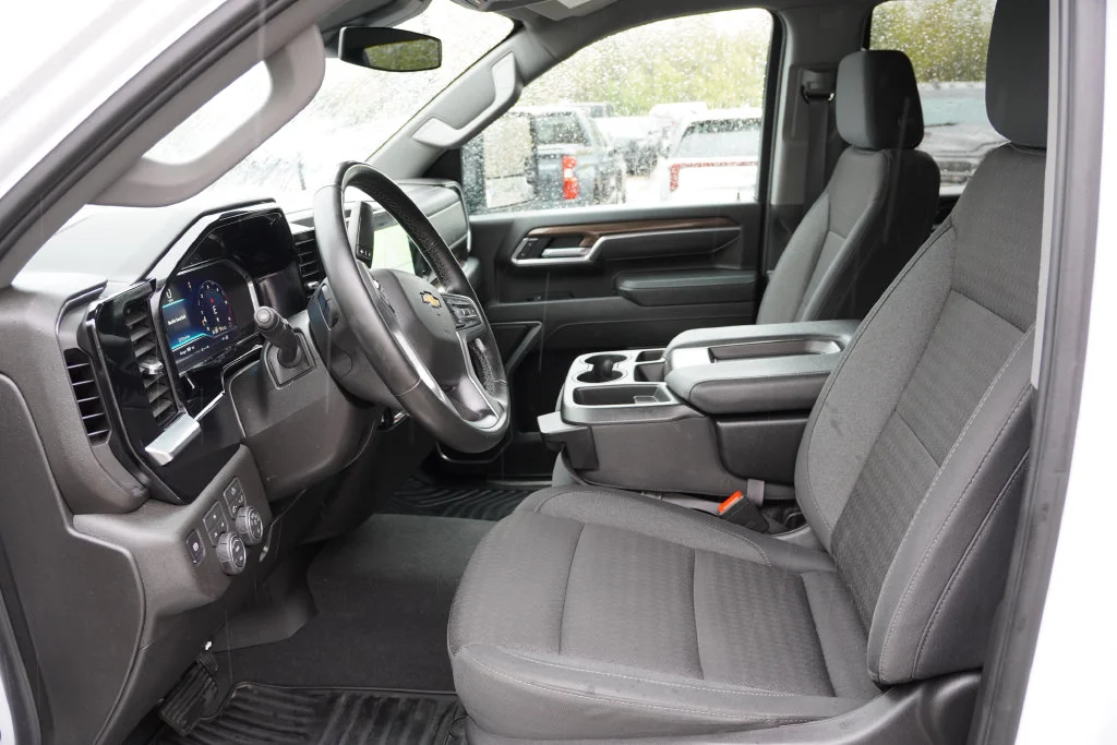 Certified Used 2025 Summit White Chevrolet LT image 16