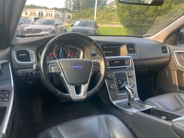 Used 2015 Black Volvo T5 Premier Plus image 9