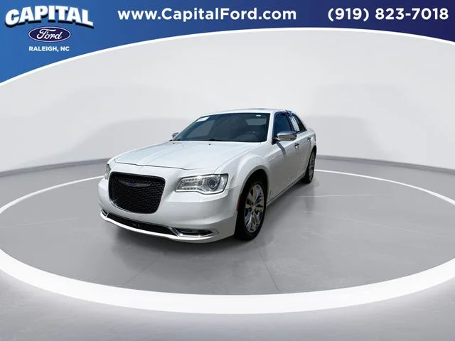 Used 2018 White Chrysler Limited image 4