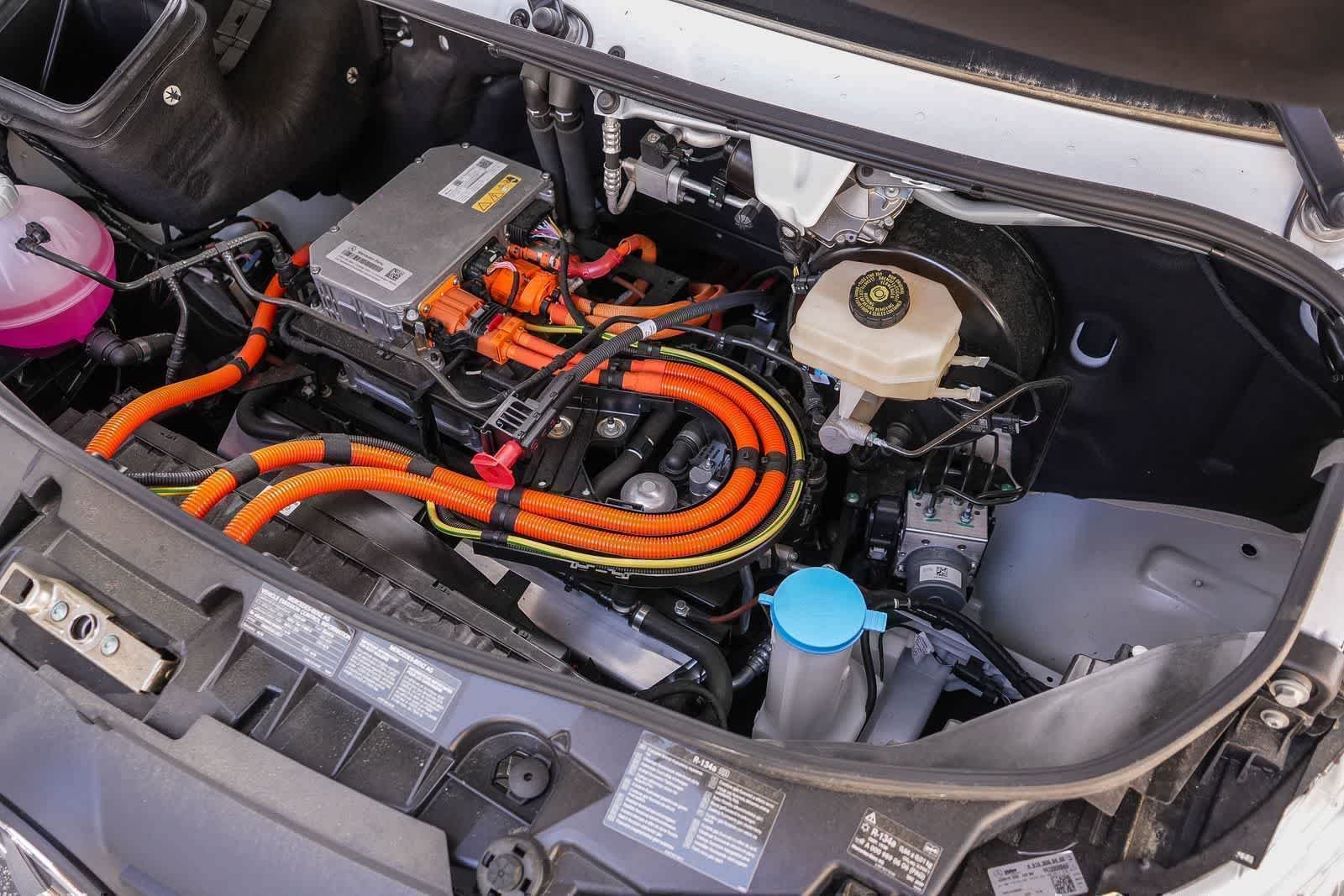 New 2025 Arctic+White Mercedes-Benz Cargo 170WB High Roof 113kW Battery RWD HO Motor image 66