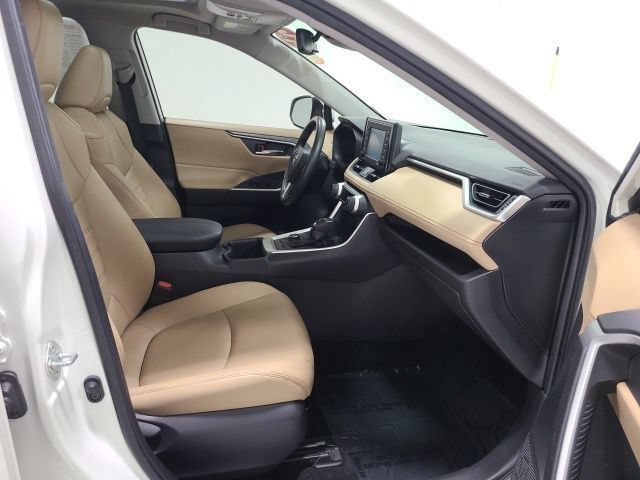 Certified Used 2022 Blizzard Pearl Toyota Hybrid XLE Premium image 14