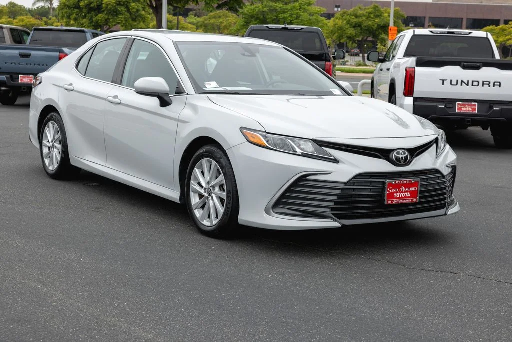 Certified Used 2022 Ice Edge Toyota LE image 3