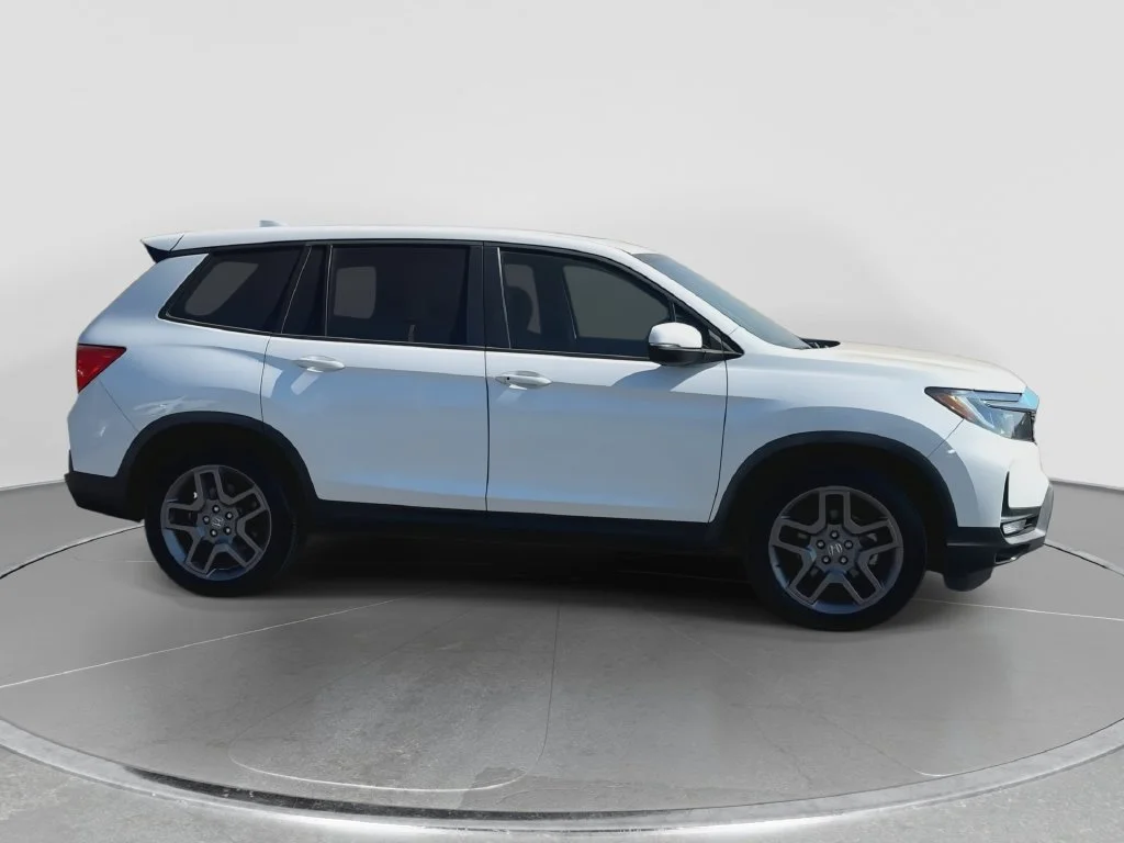 Used 2022 White Honda EX-L image 9