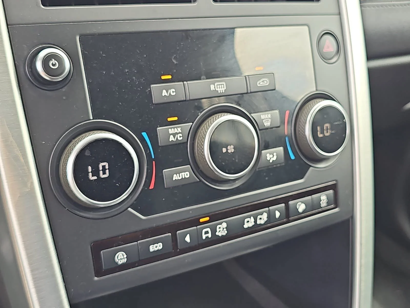Used 2018 Gray Land Rover SE image 24