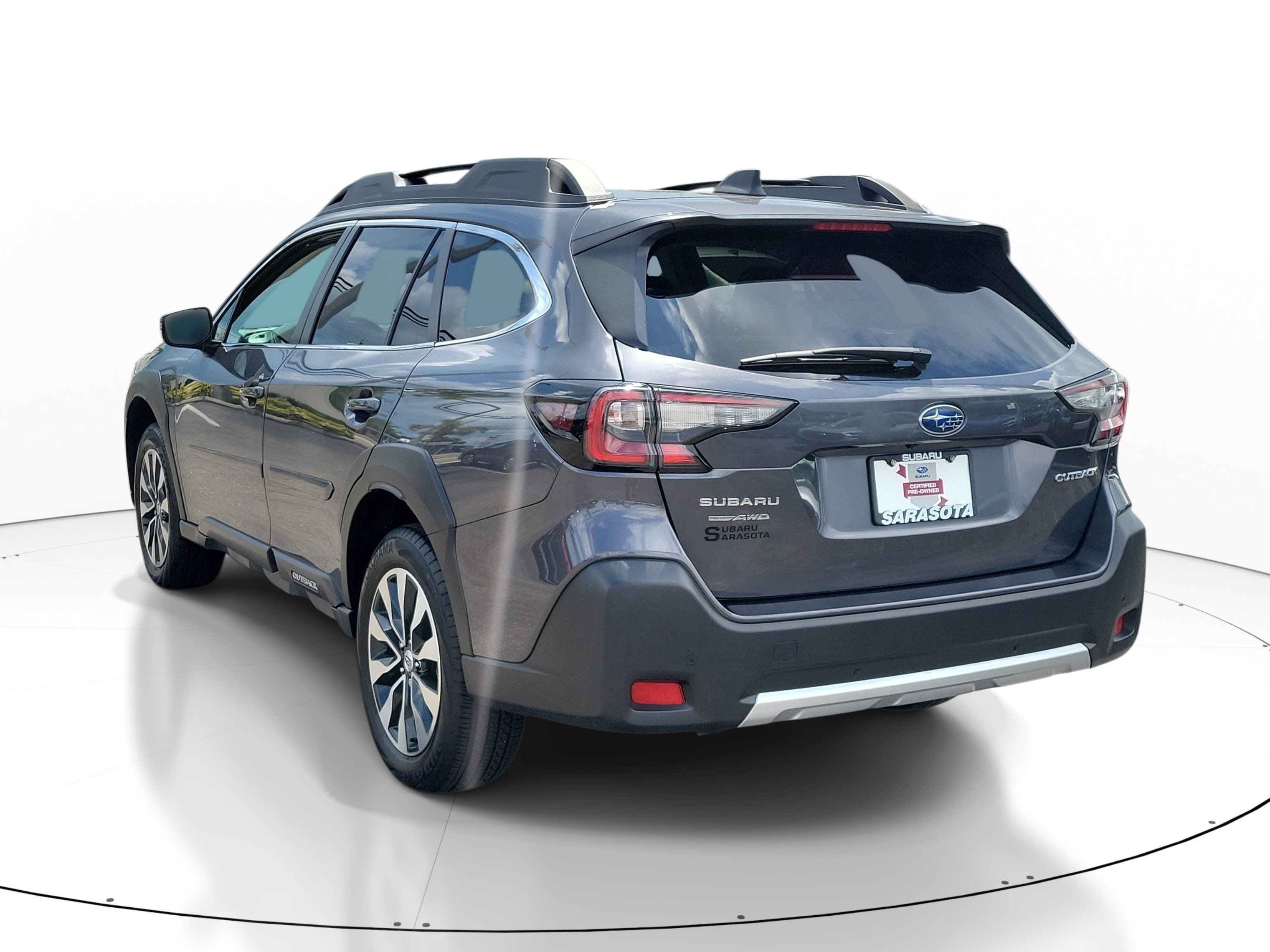 Used 2025 Magnetite Gray Metallic Subaru Limited image 3