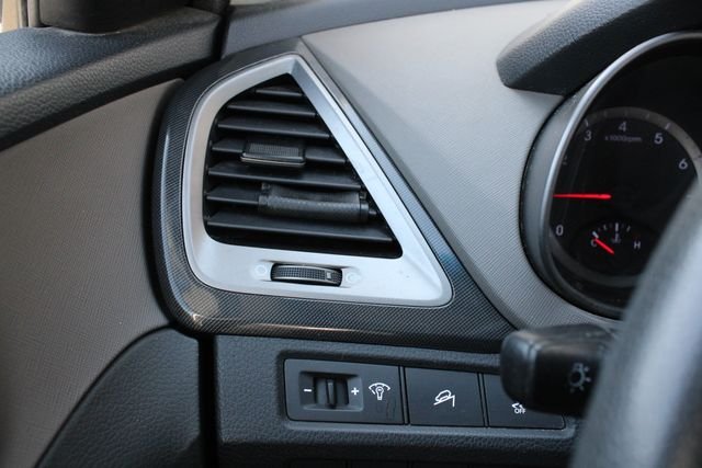 Used 2015 Silver Hyundai Base image 8