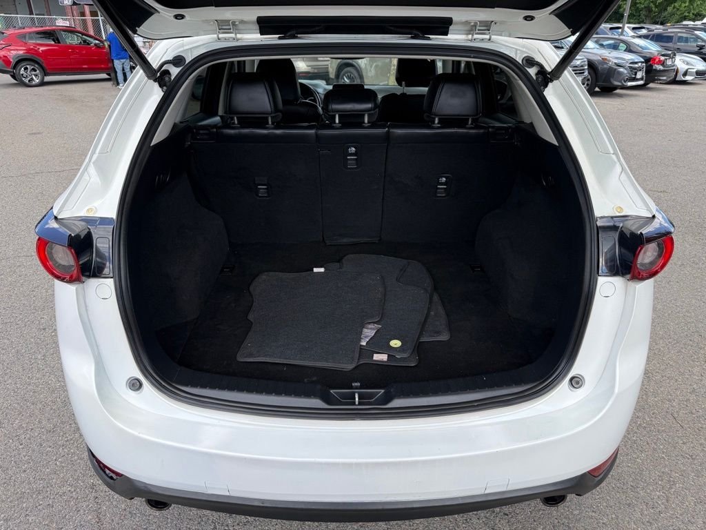 Used 2017 White Mazda Touring image 26