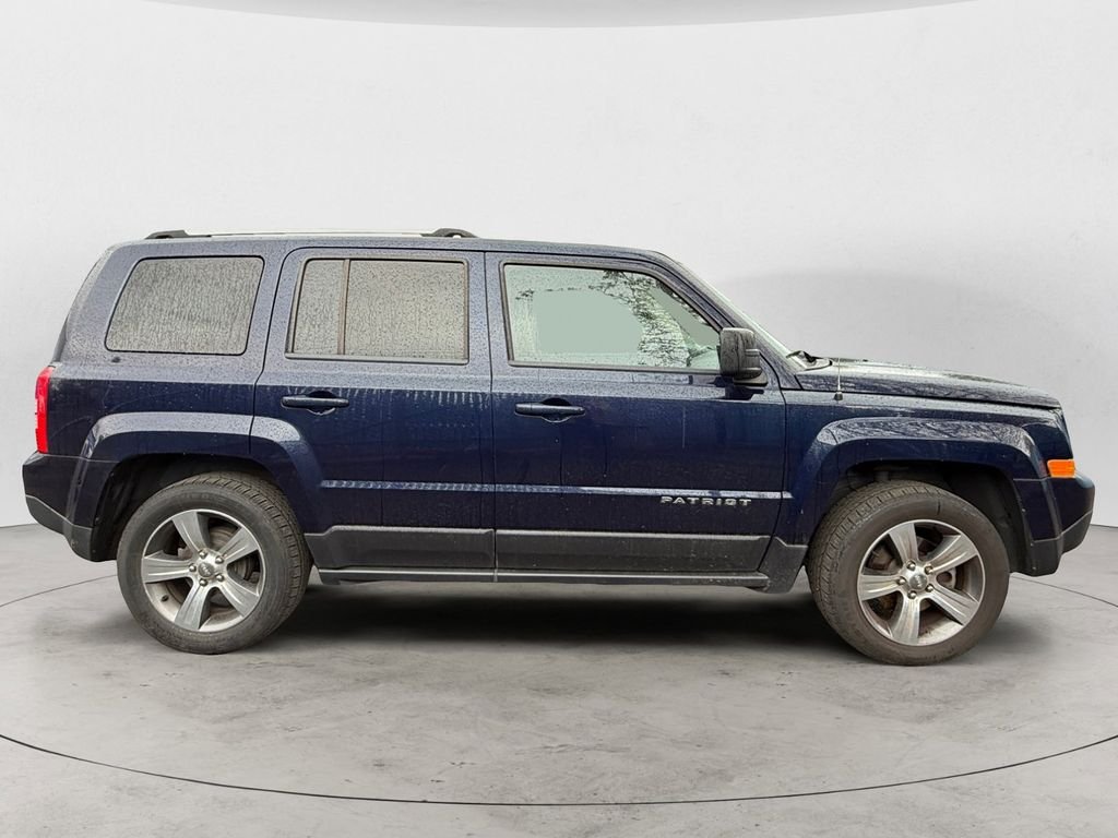Used 2016 Blue Jeep Latitude image 5