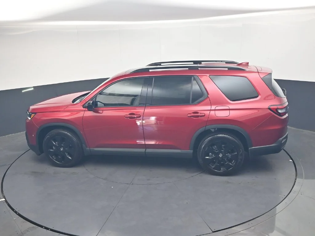 New 2026 Radiant Red Metallic II Honda Black Edition image 20