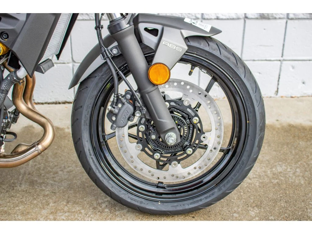 New 2026 Metallic Matte Graphenesteel Gray Kawasaki  image 5