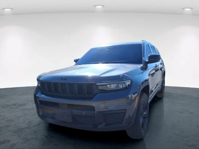 Used 2021 Gray Jeep Altitude image 5
