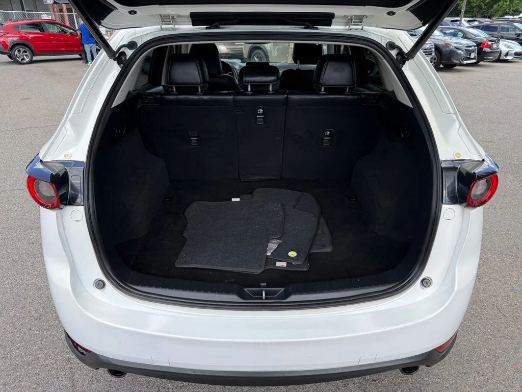 Used 2017 White Mazda Touring image 26