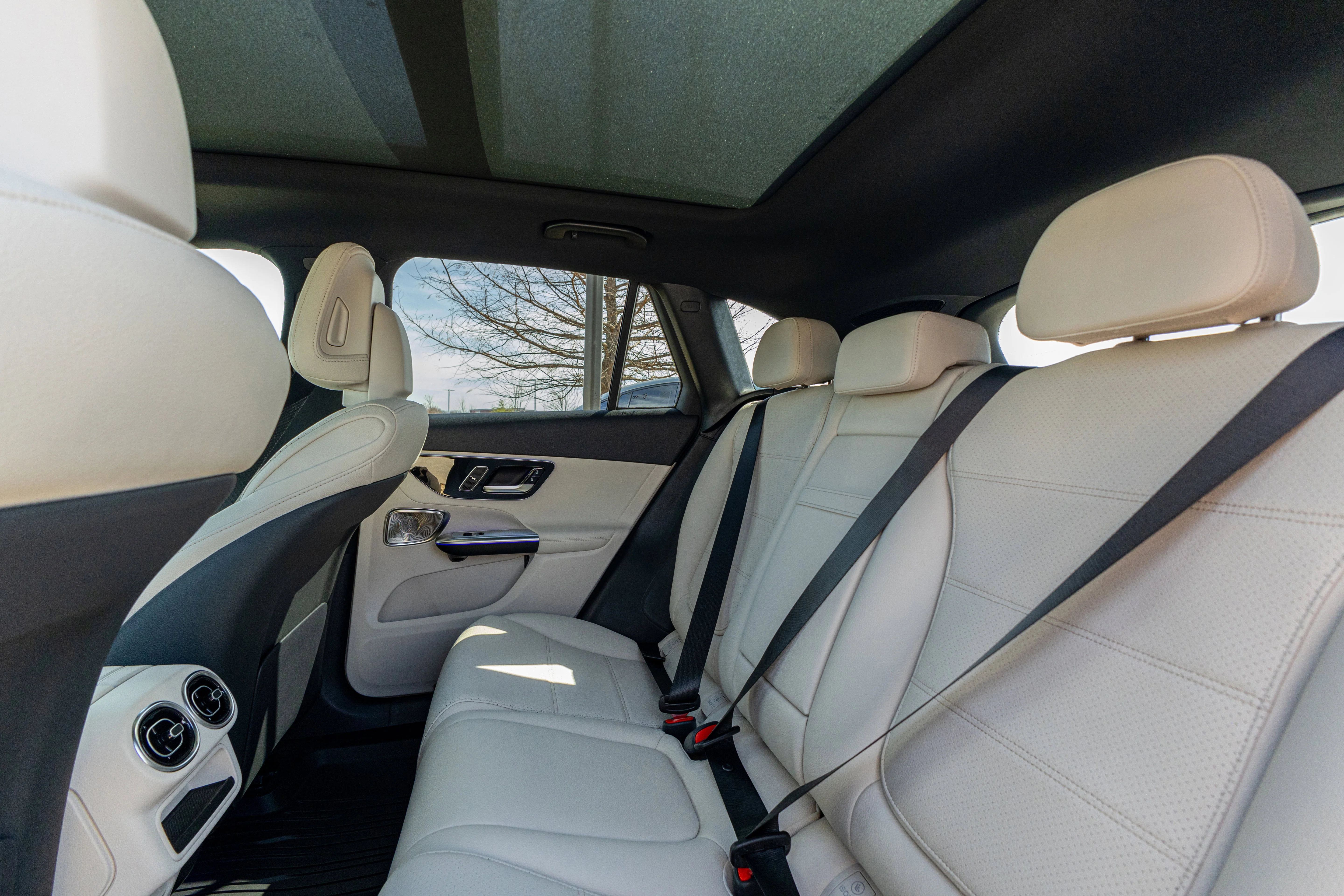 Used 2026 Black Mercedes-Benz GLC 300 image 28