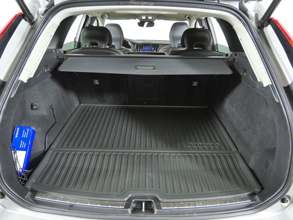 Used 2023 Silver Volvo Ultimate image 28
