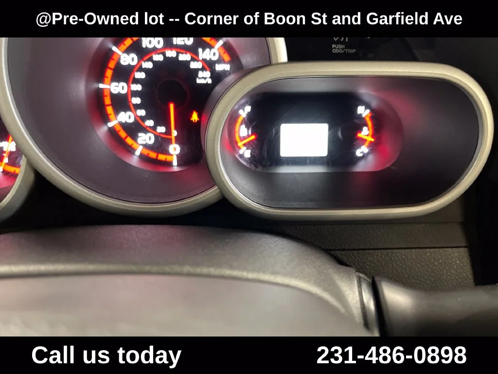 Used 2009  Toyota S image 21
