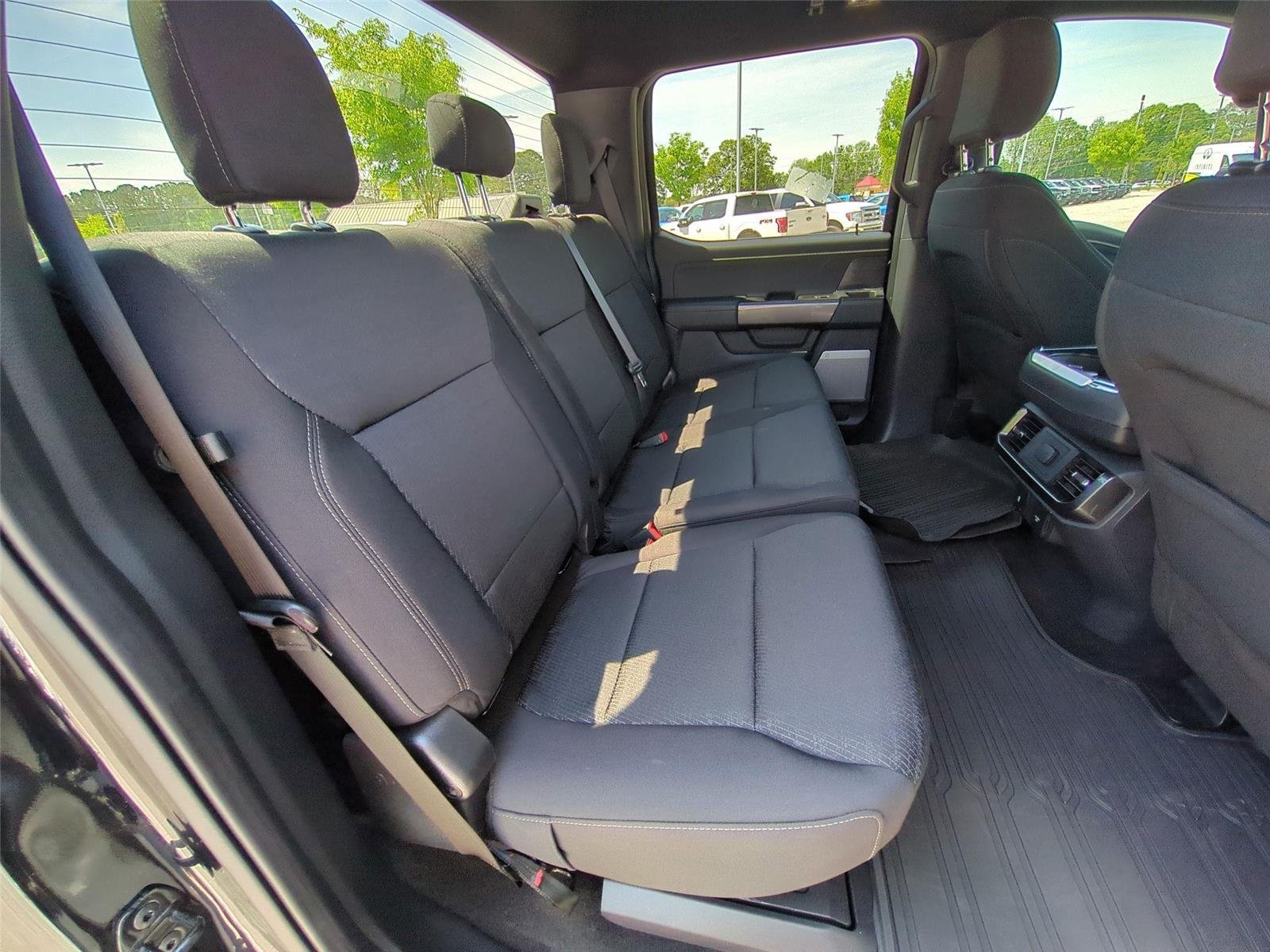 Used 2022 Agate Black Metallic Ford XLT image 35