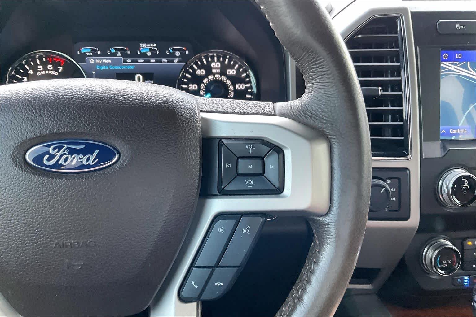 Used 2020 Oxford White/Stone Gray Ford King Ranch image 23