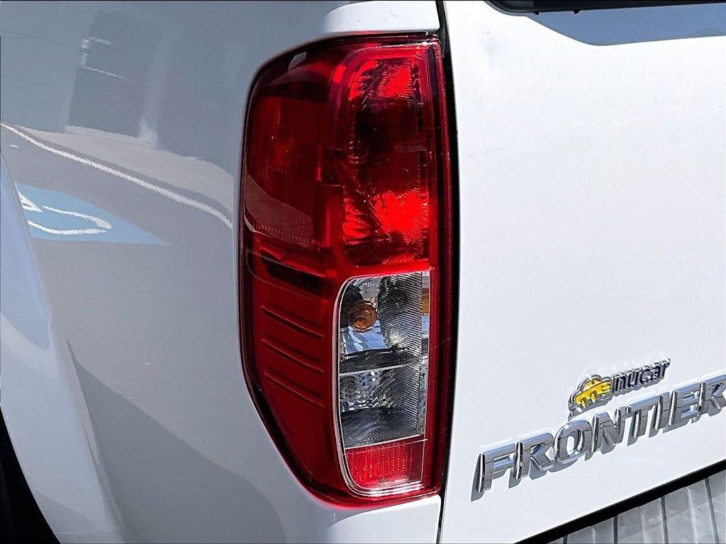 Used 2019 White Nissan SV image 25
