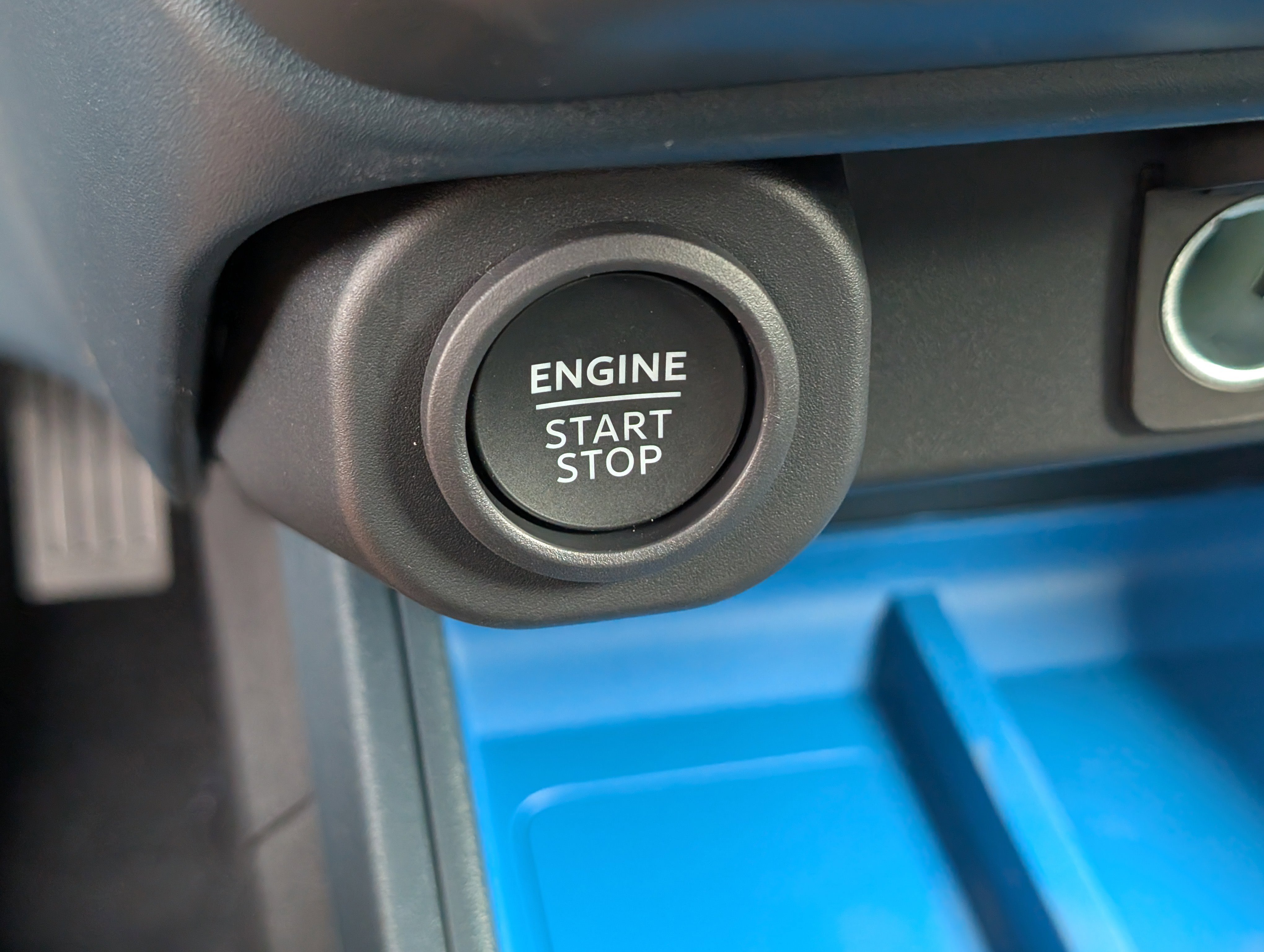 New 2026 Carbonized Gray Metallic FORD XLT image 27
