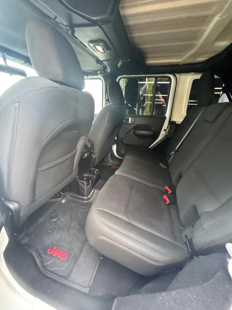 Used 2018 White Jeep Unlimited Sport S image 17