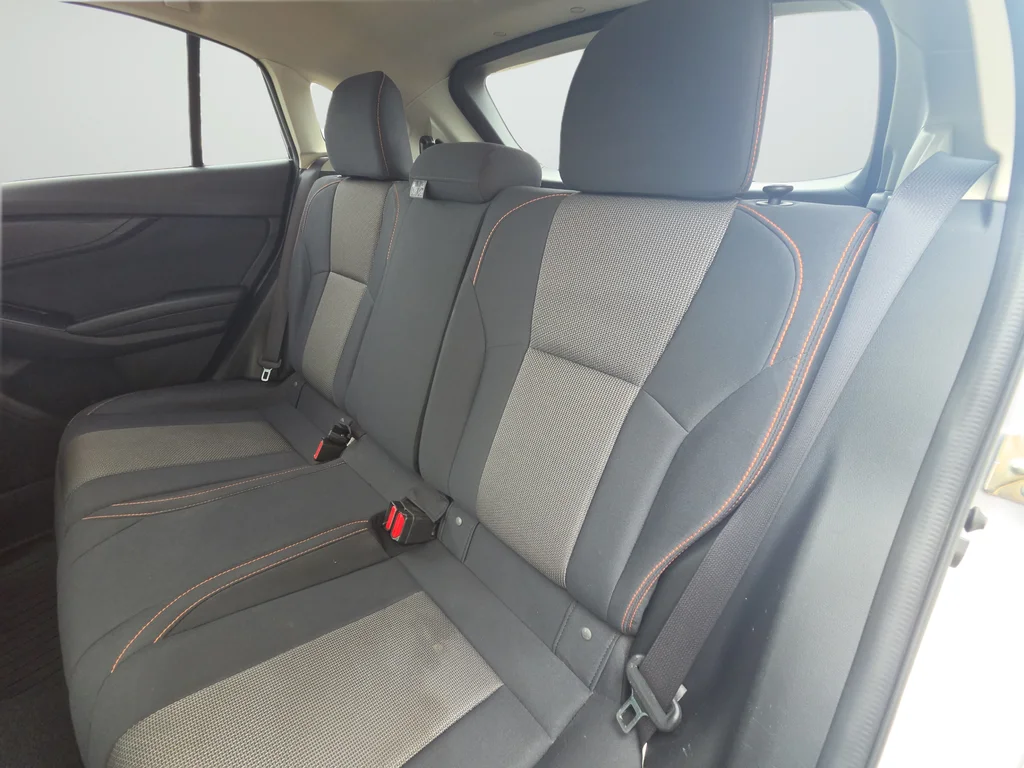 Used 2019 Silver Subaru 2.0i Premium image 31