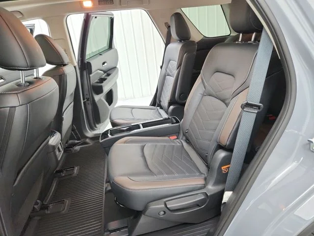 Used 2024 Gray Nissan Platinum image 36