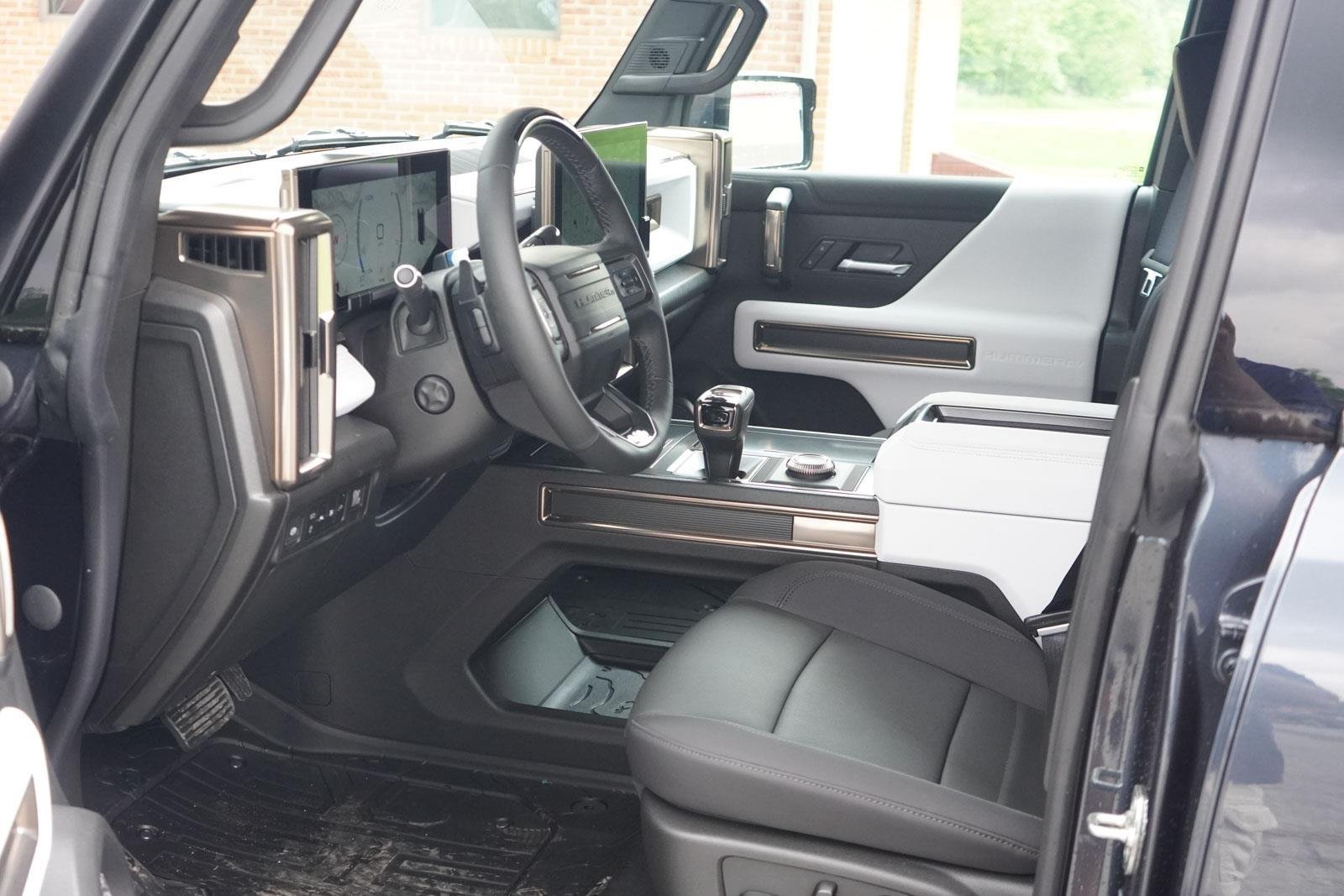 New 2025 Graphite Blue Metallic GMC 2X image 25