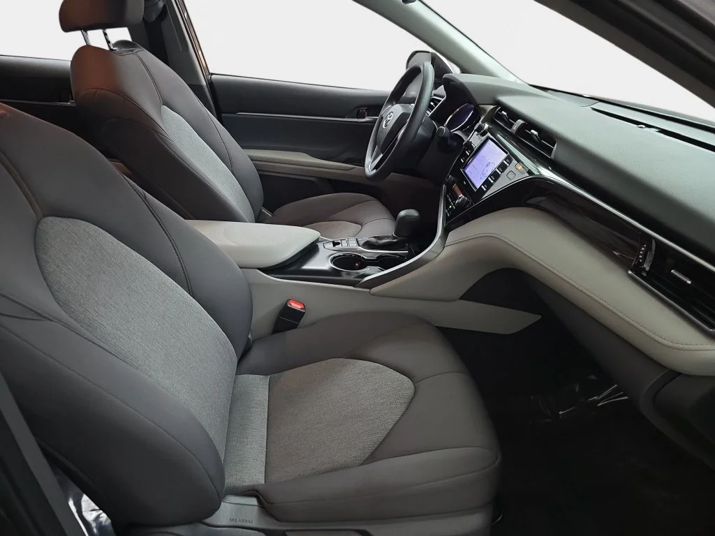 Used 2020 Gray Toyota LE image 10