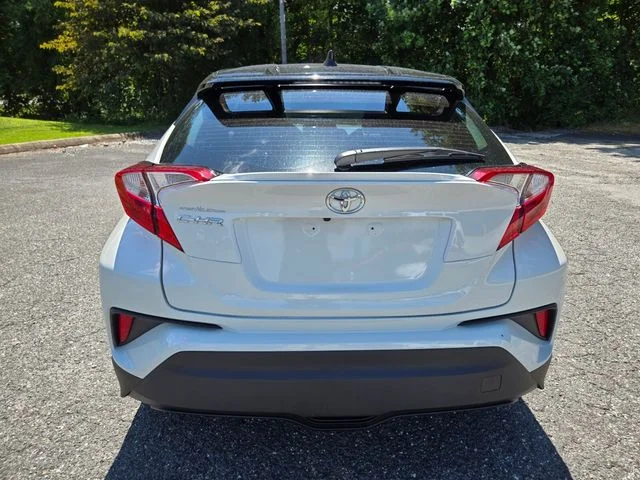 Used 2020 White Toyota XLE image 7