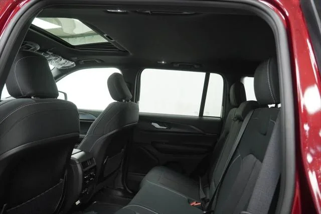 New 2026 Velvet Red Pearl-Coat Exterior Paint Jeep Laredo X image 18