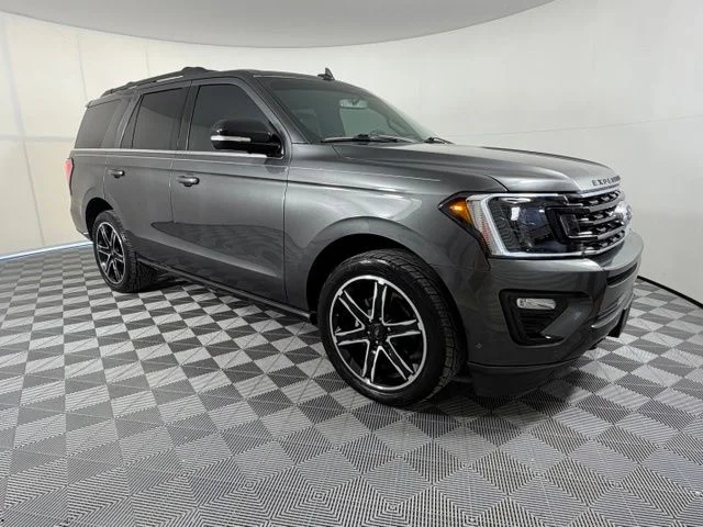 Used 2019 Gray Ford Limited image 1