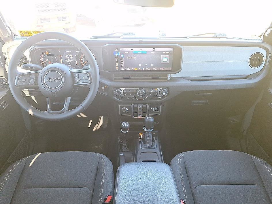 Used 2025 Anvil Clearcoat Jeep Sport S image 19