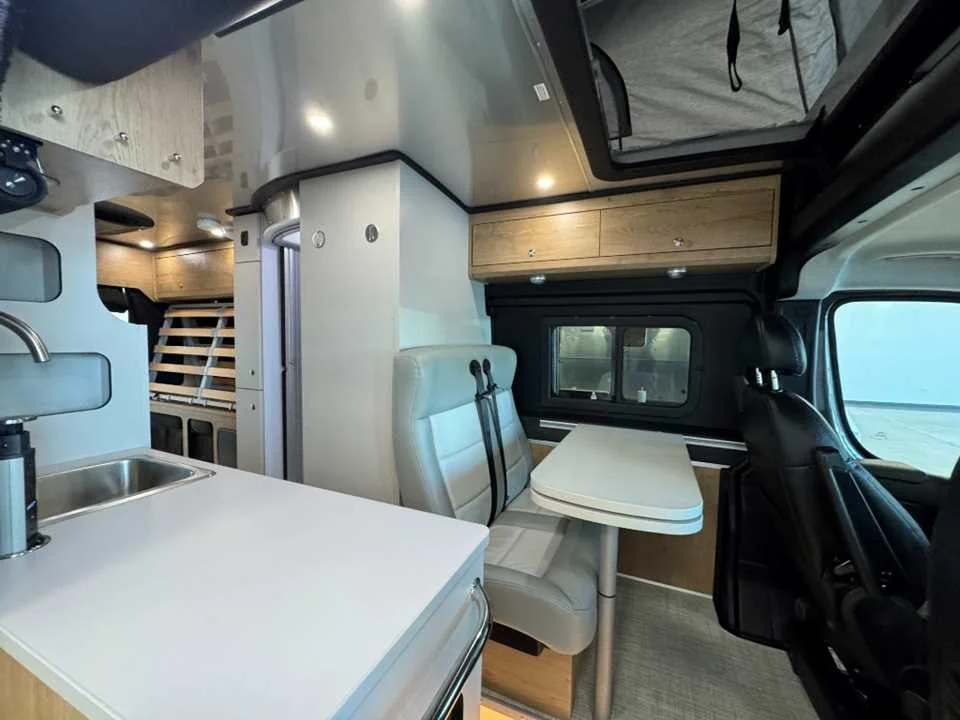 New 2026 GRANITE CRYSTAL METALLIC AIRSTREAM  image 10