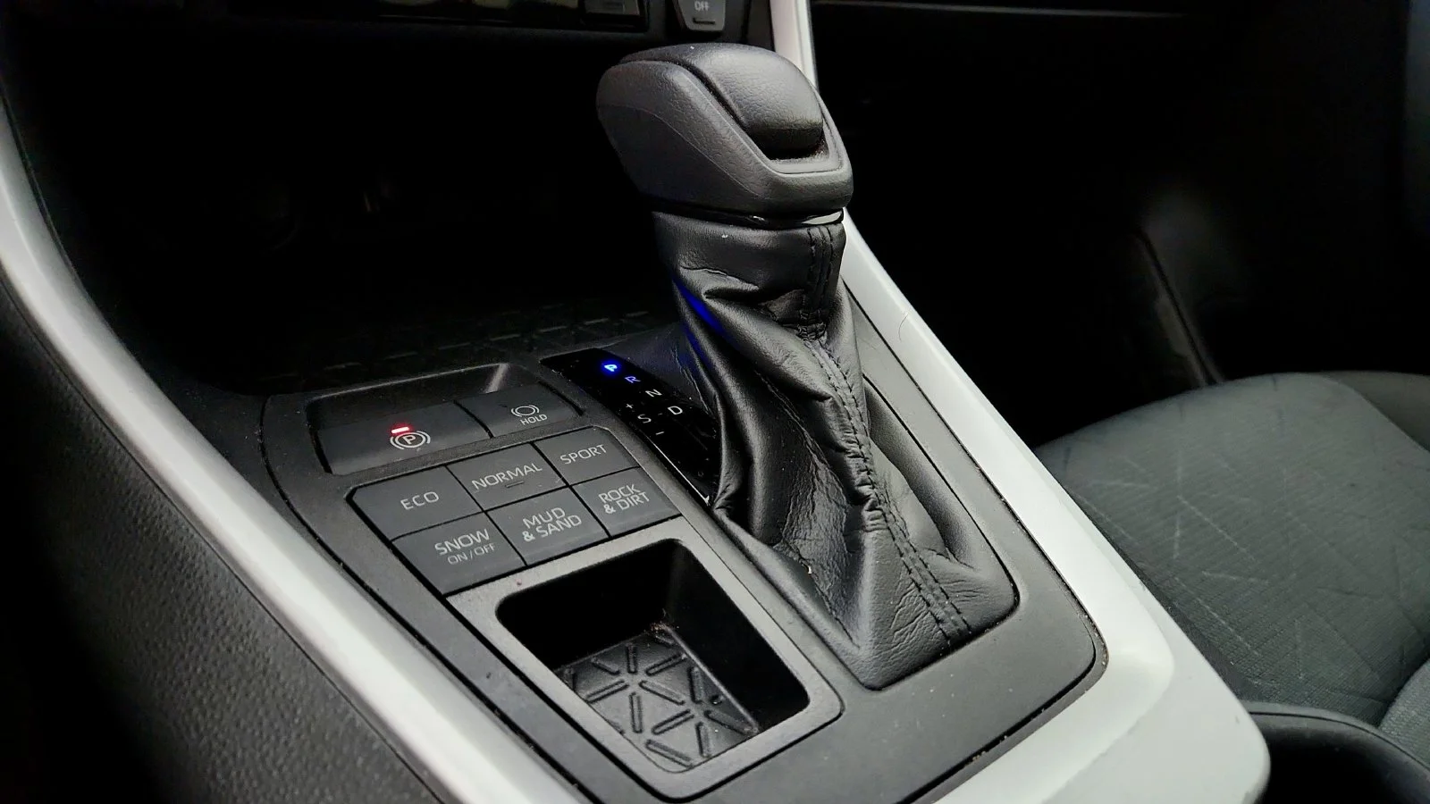 Used 2022  Toyota XLE image 30