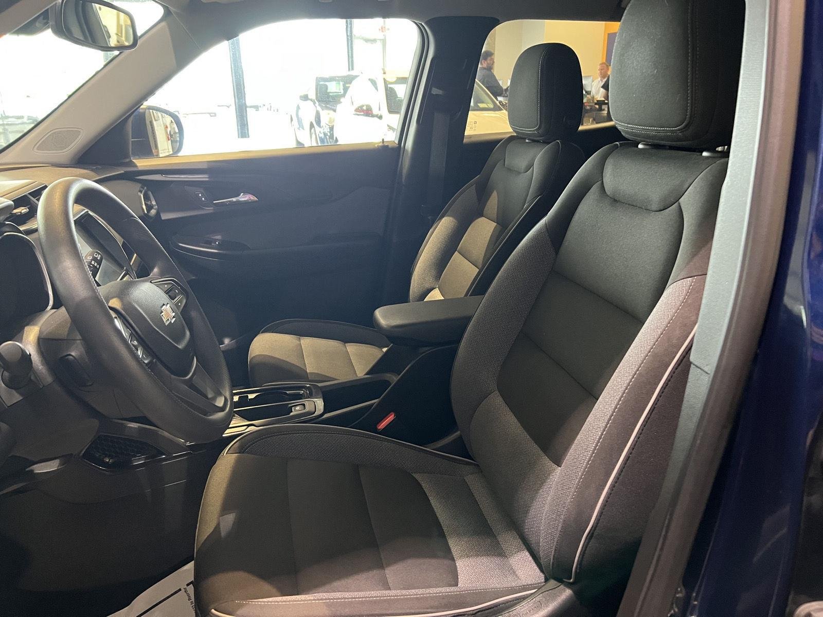 Used 2022 Blue Glow Metallic Chevrolet LT image 18