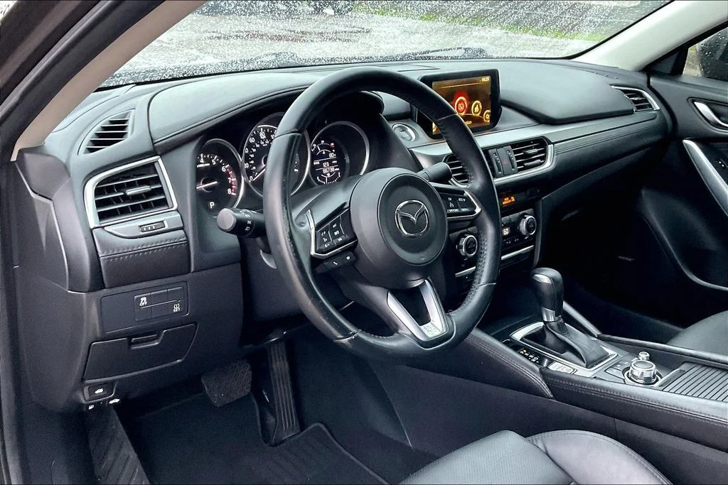 Used 2017 Silver Mazda Touring image 14