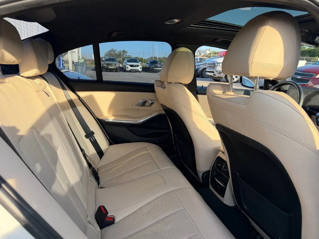 Used 2023 Alpine White BMW 330i image 16
