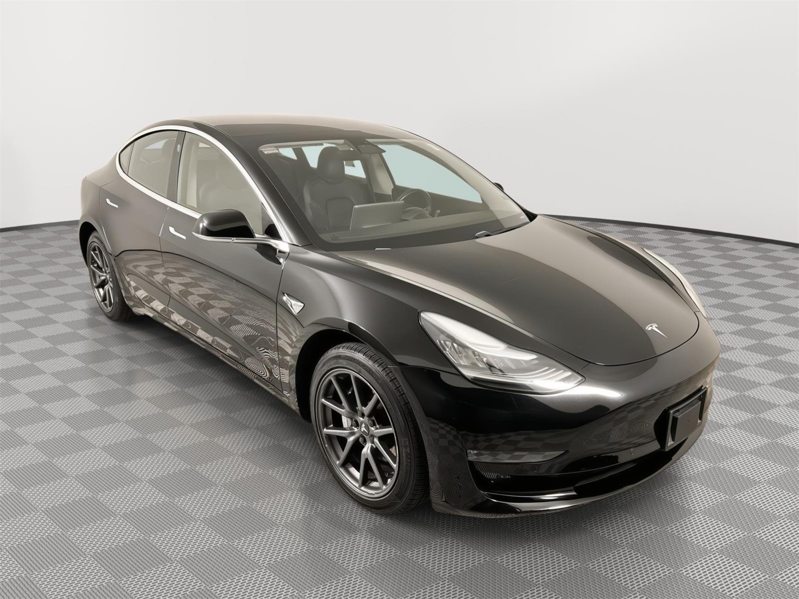2019 Tesla Model 3 Rear-Wheel Drive Mid Range's photo