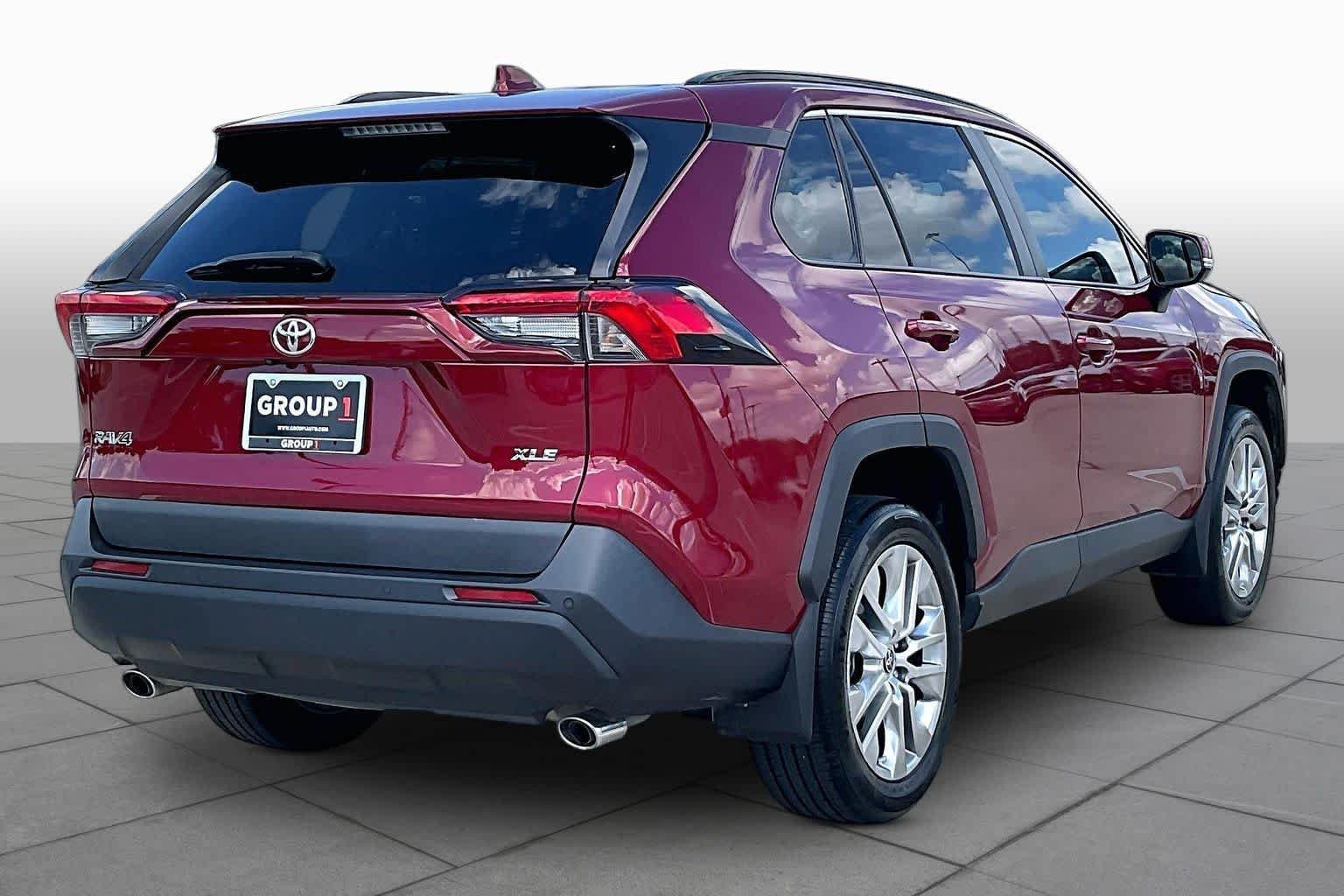 Used 2024 Ruby Flare Pearl Toyota XLE Premium image 13