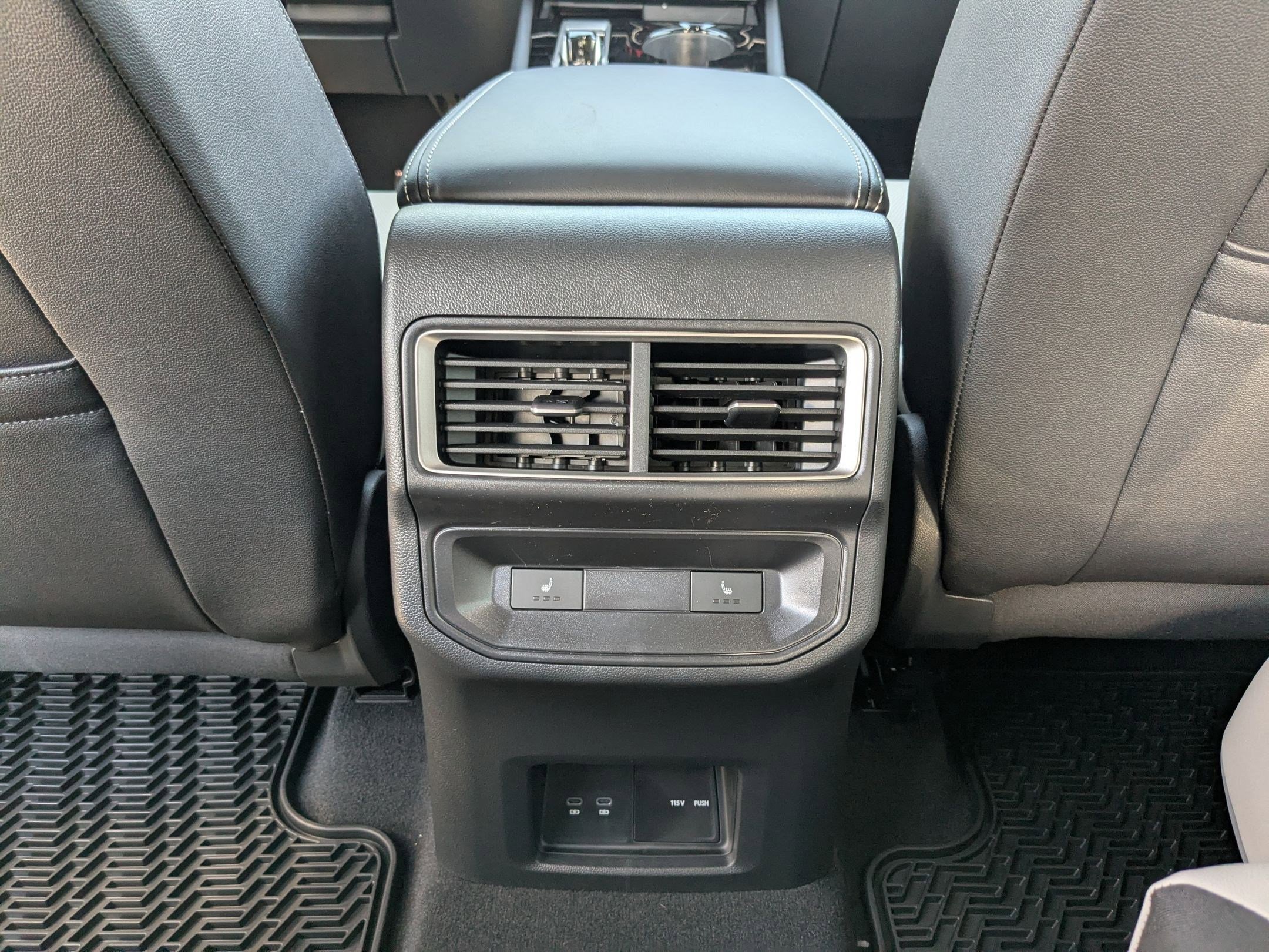 2026 Volkswagen Atlas Cross Sport SEL Premium R-LINE - Photo 18