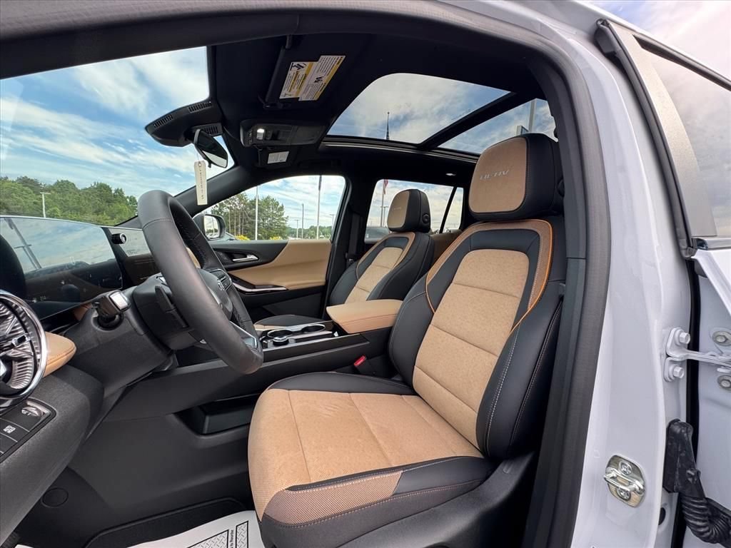 New 2026 Polar White Tricoat Chevrolet ACTIV image 12