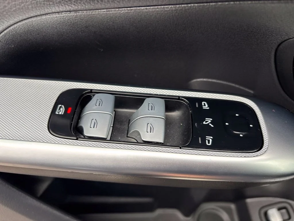 Used 2023 Black Mercedes-Benz GLC 300 image 17