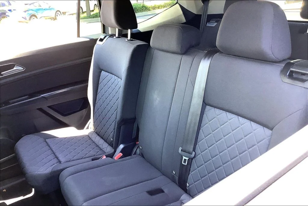 Used 2018 Gray Volkswagen S image 29