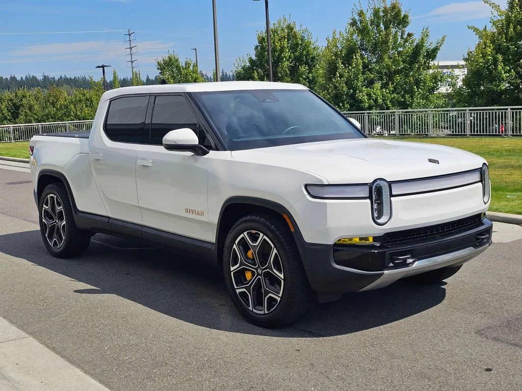 Used 2022  RIVIAN Adventure Package image 7