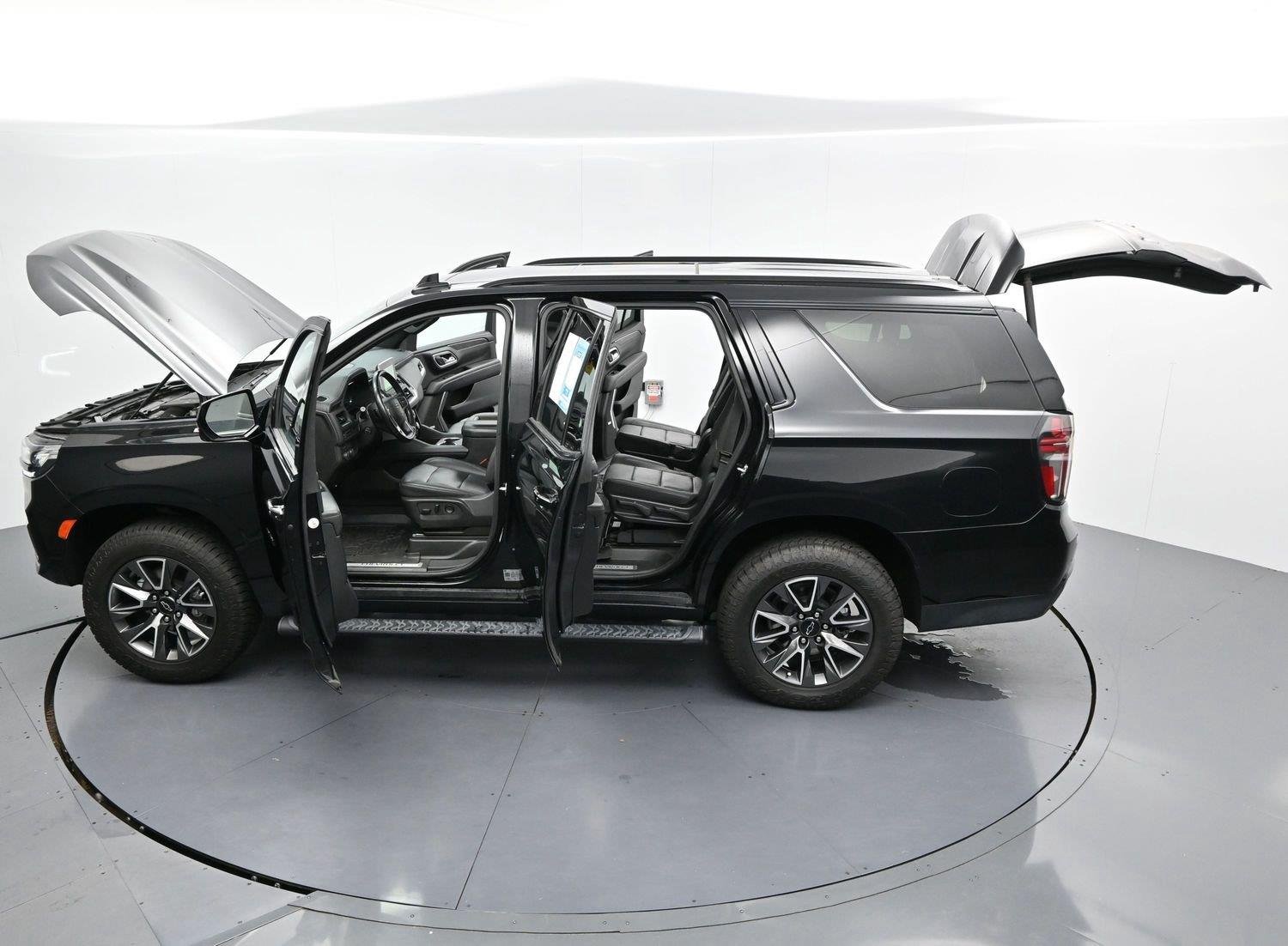 Used 2024 Black Chevrolet Z71 image 49